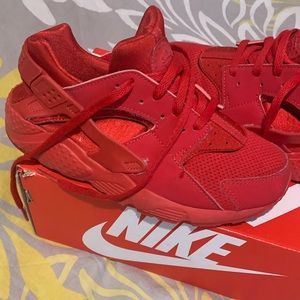 Red Nike Huarache Run